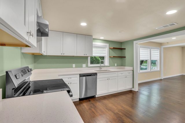 1605 Pine Street, Grand Prairie, TX 75050