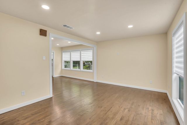 1605 Pine Street, Grand Prairie, TX 75050