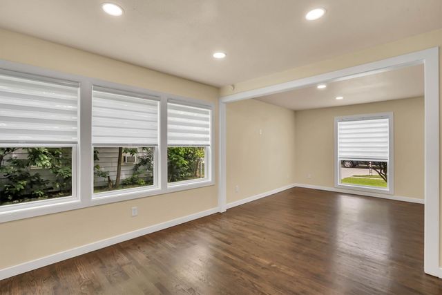 1605 Pine Street, Grand Prairie, TX 75050