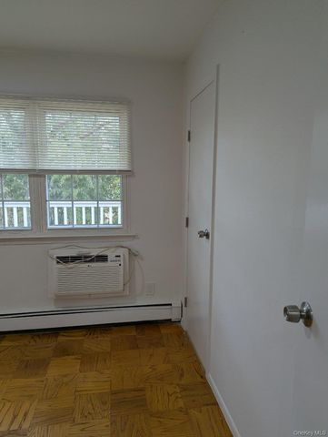 1 Hemlock Drive C152, Bay Shore, NY 11706