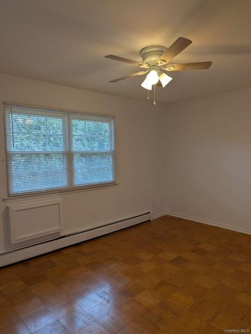 1 Hemlock Drive C152, Bay Shore, NY 11706