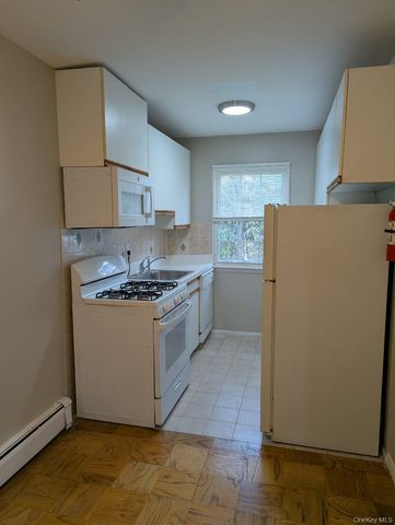 1 Hemlock Drive C152, Bay Shore, NY 11706