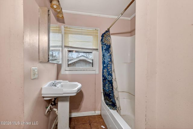 732 Chickasaw Drive, Grenada, MS 38901