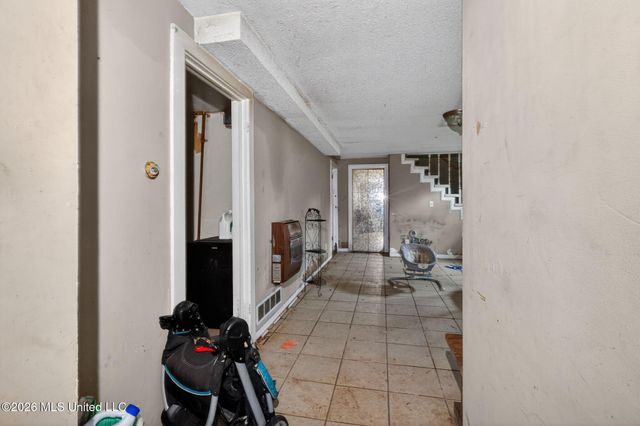 732 Chickasaw Drive, Grenada, MS 38901