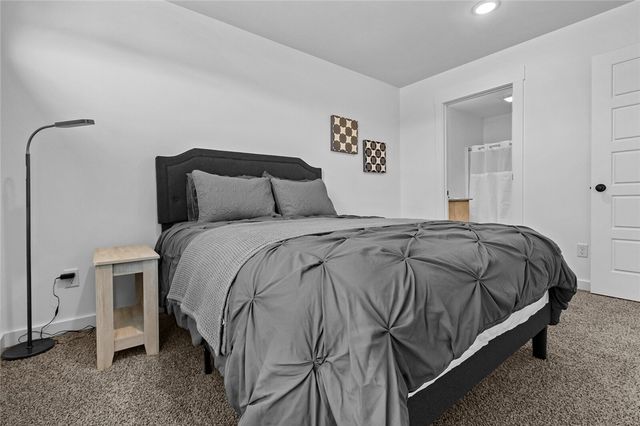 680 Pacific Avenue, Centerton, AR 72719