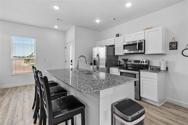 680 Pacific Avenue, Centerton, AR 72719