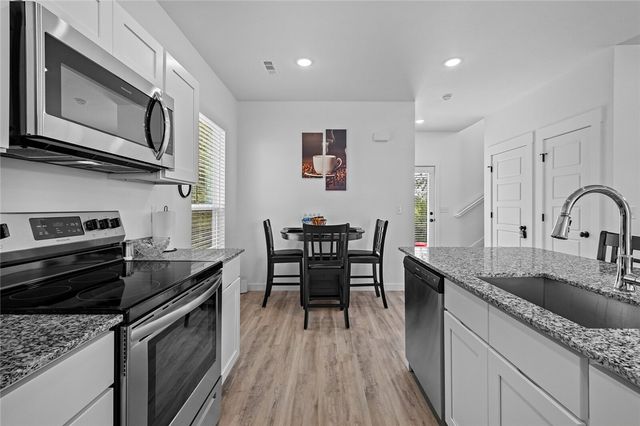 680 Pacific Avenue, Centerton, AR 72719