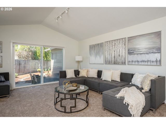 718 TRINITY Ct, Molalla, OR 97038