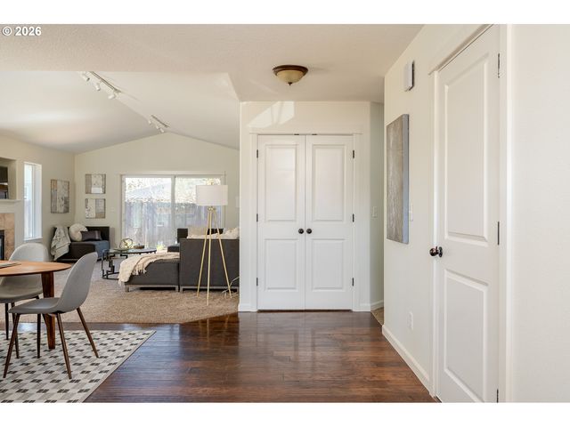 718 TRINITY Ct, Molalla, OR 97038