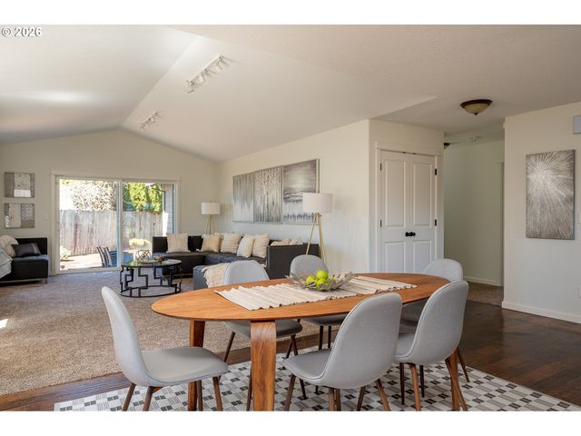 718 TRINITY Ct, Molalla, OR 97038
