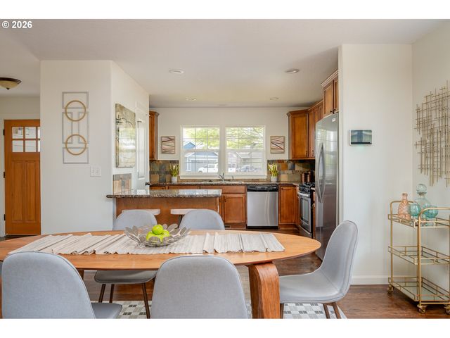 718 TRINITY Ct, Molalla, OR 97038