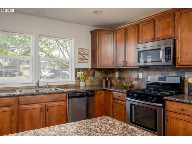 718 TRINITY Ct, Molalla, OR 97038