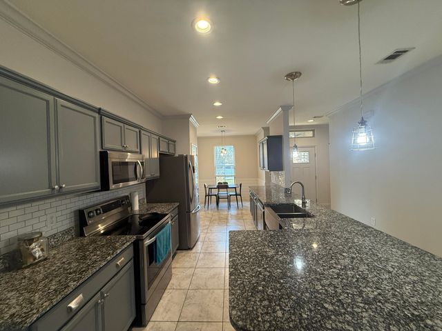 411 Niceville Avenue, Niceville, FL 32578