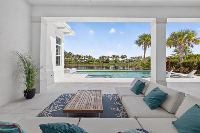 9336 Coral Isles Circle, Palm Beach Gardens, FL 33412