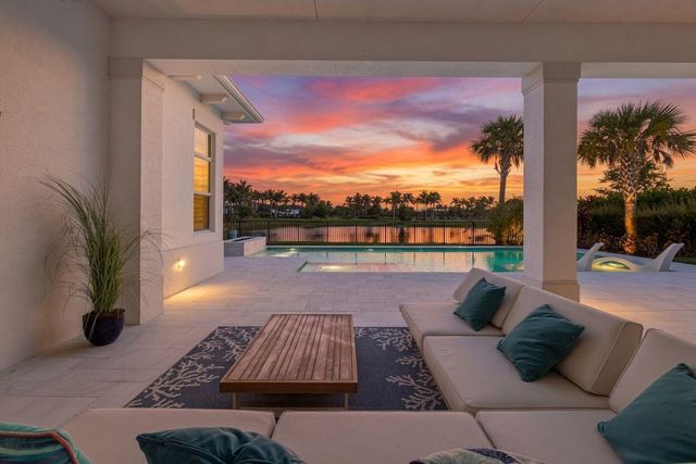 9336 Coral Isles Circle, Palm Beach Gardens, FL 33412