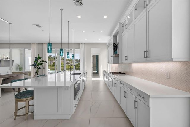 9336 Coral Isles Circle, Palm Beach Gardens, FL 33412