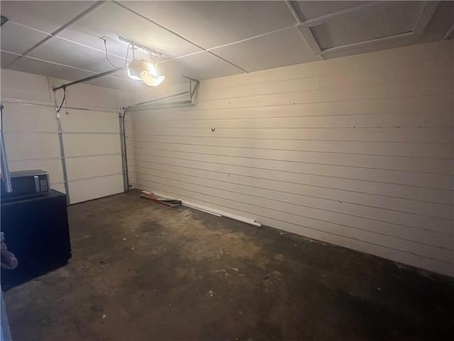 201 Grogan NE Road, White, GA 30184