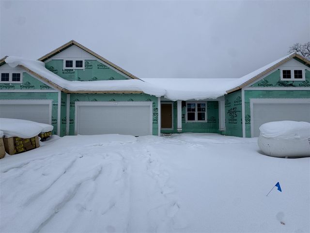 1575 N Village Circle, Kalamazoo, MI 49009