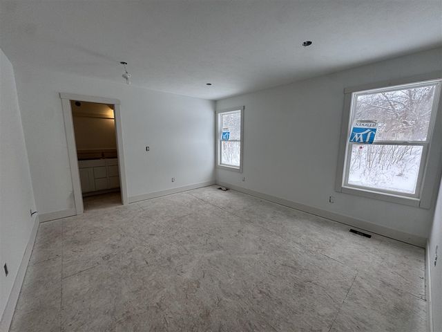 1575 N Village Circle, Kalamazoo, MI 49009