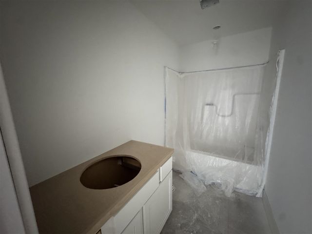 1575 N Village Circle, Kalamazoo, MI 49009