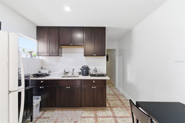 2706 W POWHATAN AVENUE, Tampa, FL 33614