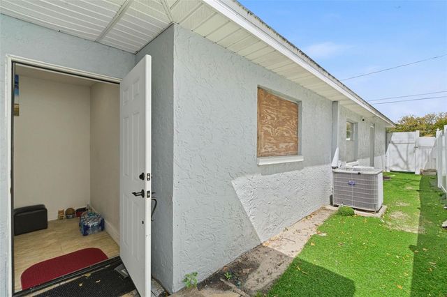 2706 W POWHATAN AVENUE, Tampa, FL 33614