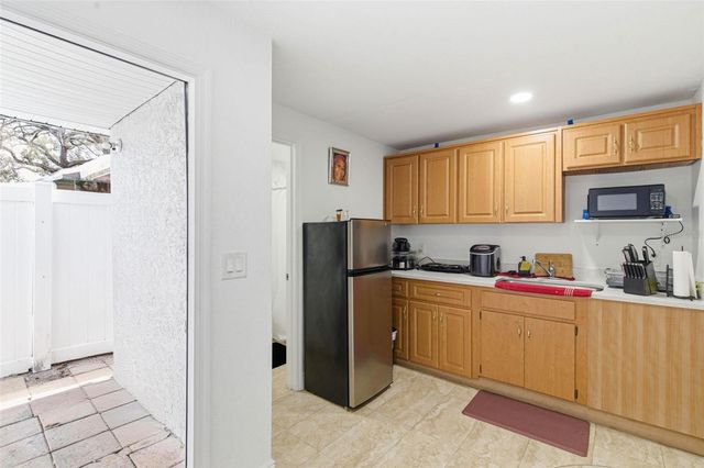 2706 W POWHATAN AVENUE, Tampa, FL 33614