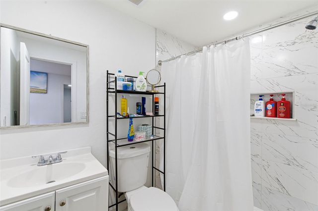 2706 W POWHATAN AVENUE, Tampa, FL 33614