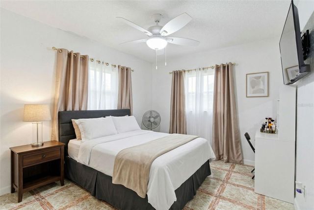 2706 W POWHATAN AVENUE, Tampa, FL 33614