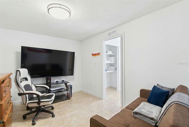 2706 W POWHATAN AVENUE, Tampa, FL 33614