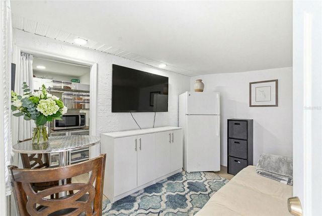 2706 W POWHATAN AVENUE, Tampa, FL 33614