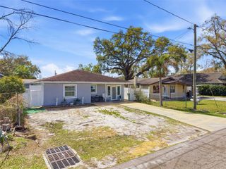 2706 W POWHATAN AVENUE, Tampa, FL 33614