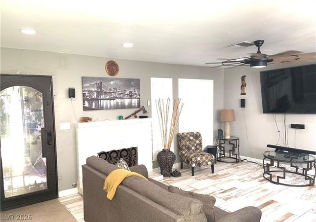 6441 Brushwood Lane, Las Vegas, NV 89107