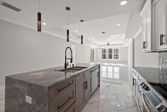 211 DOLPHIN POINT 301, Clearwater, FL 33767