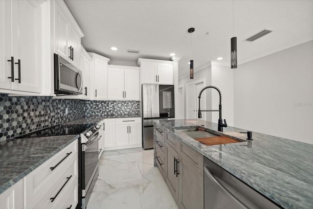 211 DOLPHIN POINT 301, Clearwater, FL 33767