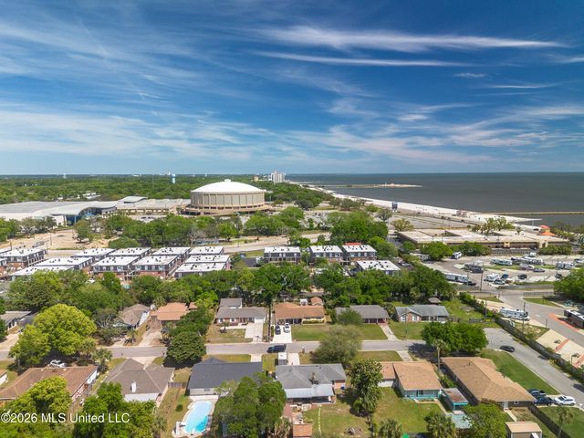141 Beachview Avenue, Biloxi, MS 39531