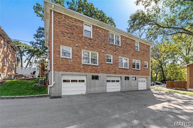 617 Candleberry Court A, Kirkwood, MO 63122