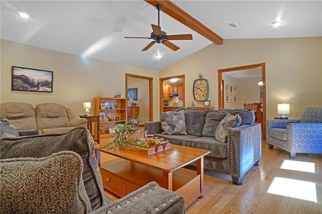 209 Hickory Hills Drive, Russellville, AR 72802