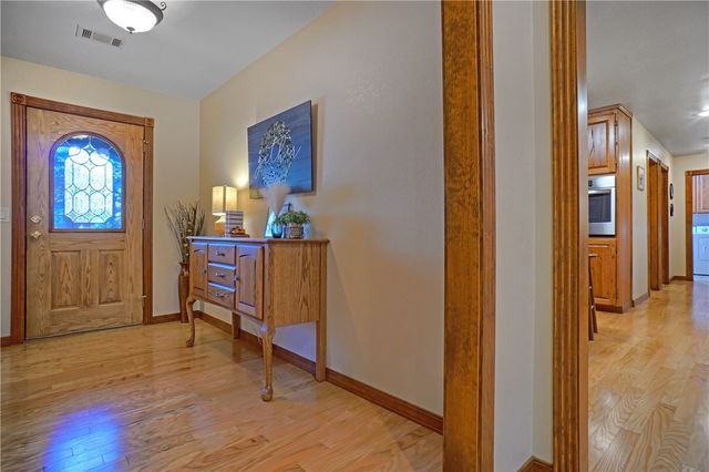 209 Hickory Hills Drive, Russellville, AR 72802