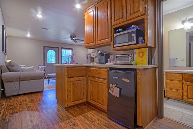 209 Hickory Hills Drive, Russellville, AR 72802