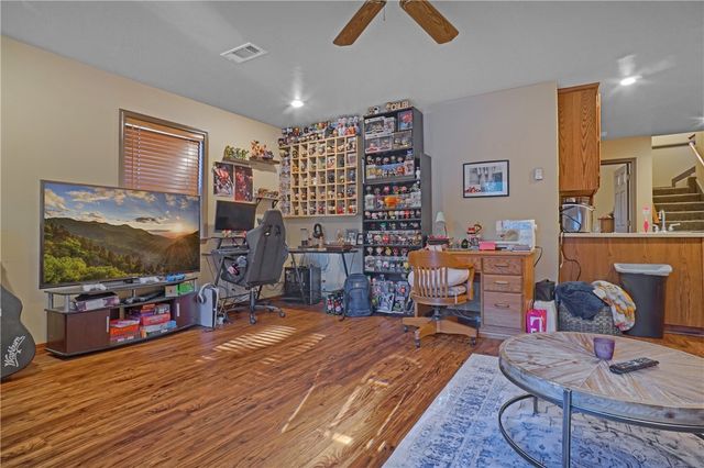 209 Hickory Hills Drive, Russellville, AR 72802