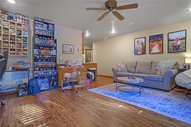 209 Hickory Hills Drive, Russellville, AR 72802