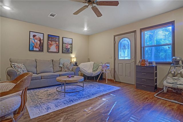 209 Hickory Hills Drive, Russellville, AR 72802