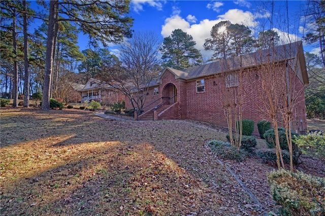209 Hickory Hills Drive, Russellville, AR 72802