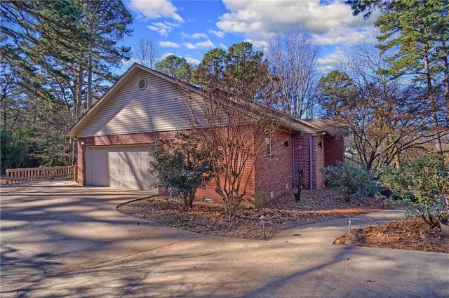209 Hickory Hills Drive, Russellville, AR 72802