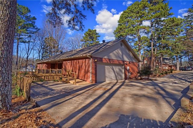 209 Hickory Hills Drive, Russellville, AR 72802