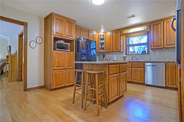 209 Hickory Hills Drive, Russellville, AR 72802