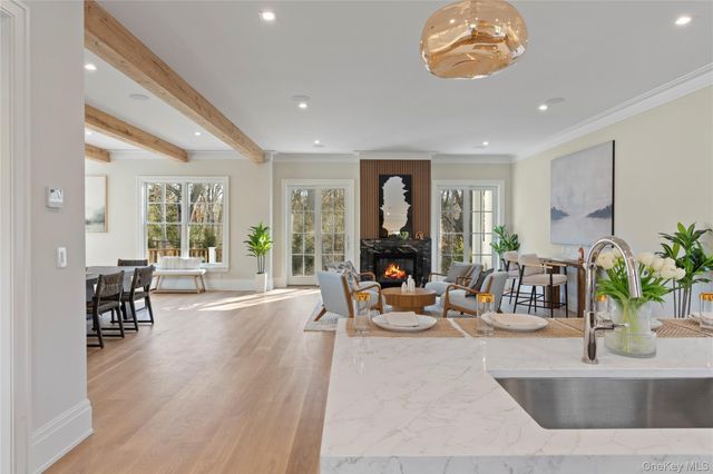 2590 Cox Neck Road, Mattituck, NY 11952