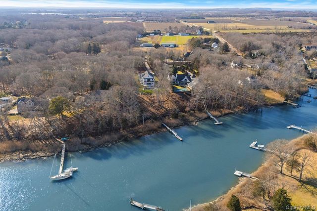 2590 Cox Neck Road, Mattituck, NY 11952