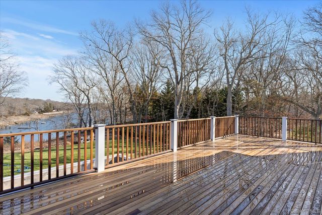 2590 Cox Neck Road, Mattituck, NY 11952